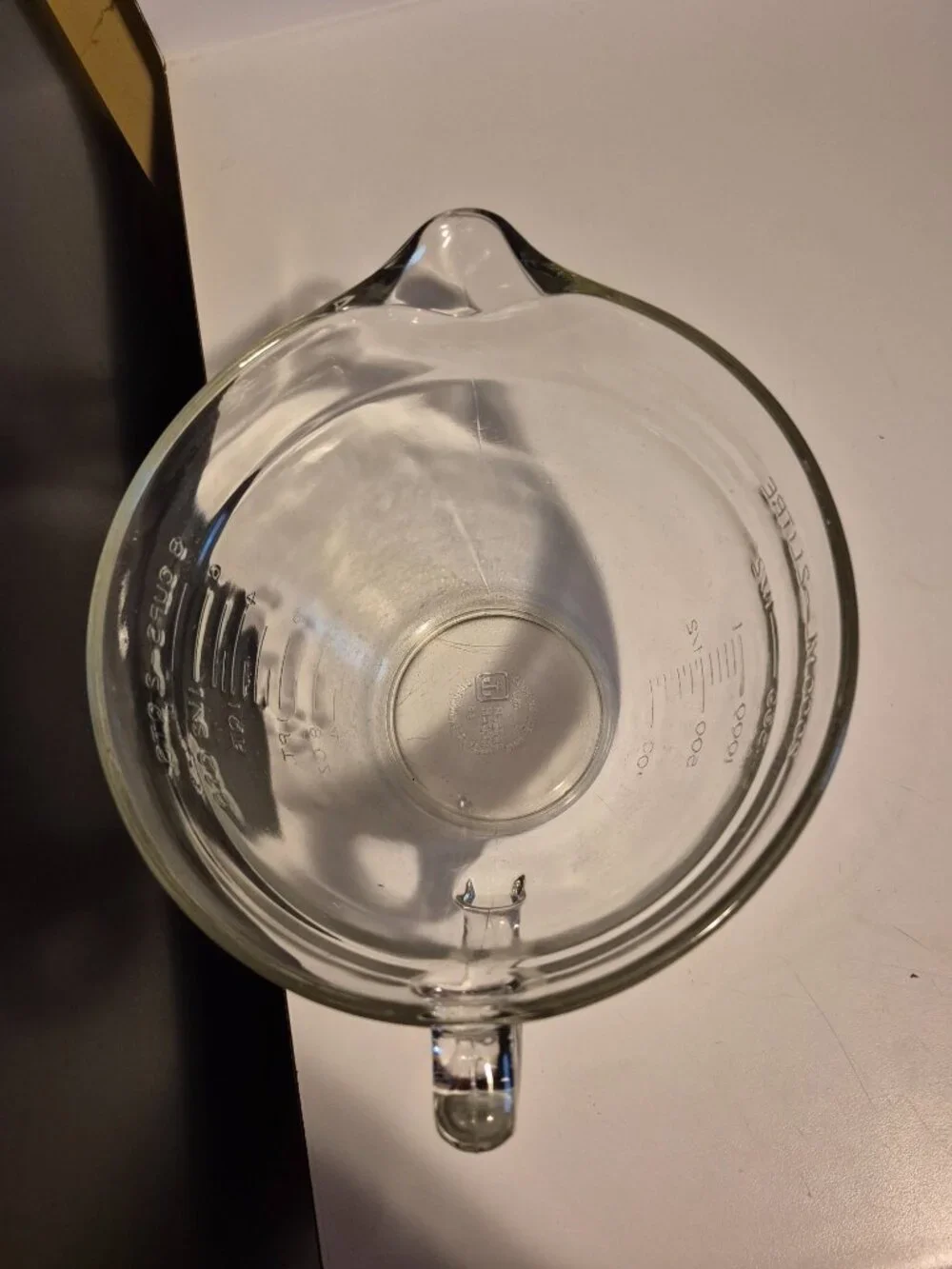 VINTAGE PAMPERED CHEF 2-QUART (8-CUP) GLASS BATTER BOWL